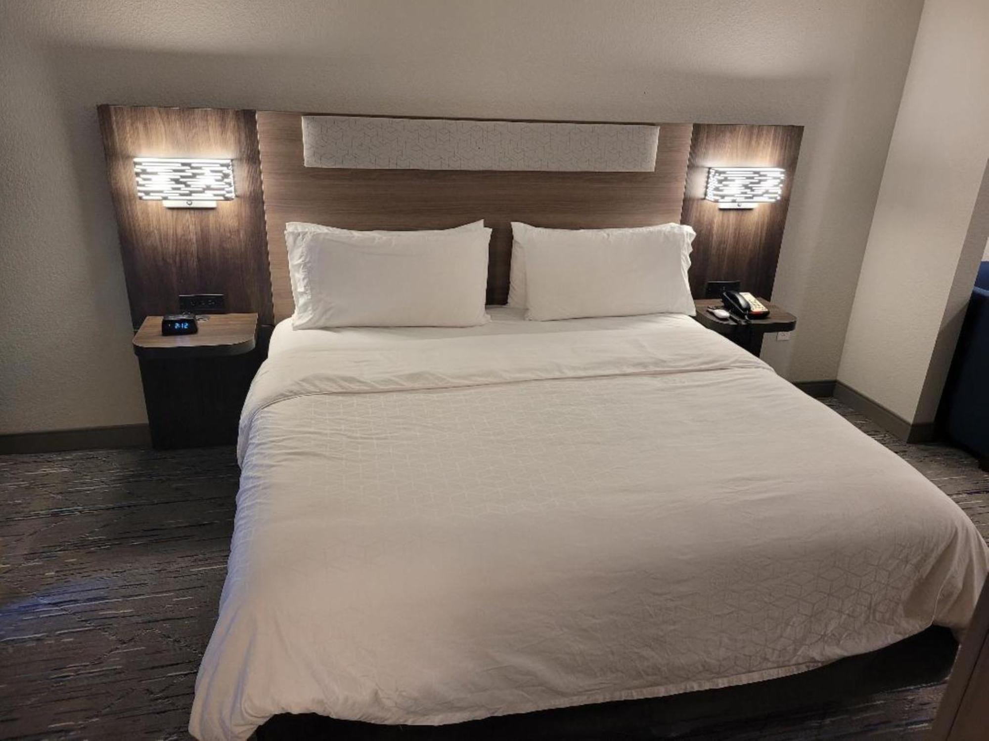 Holiday Inn Express Hotel & Suites Starkville, An Ihg Hotel Eksteriør bilde
