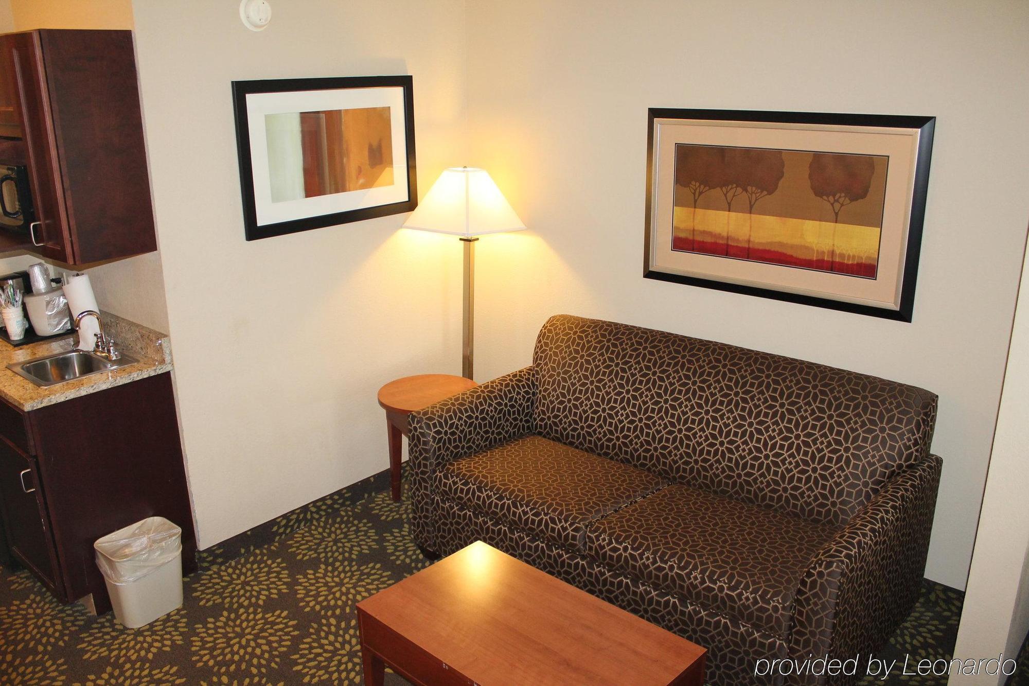 Holiday Inn Express Hotel & Suites Starkville, An Ihg Hotel Eksteriør bilde