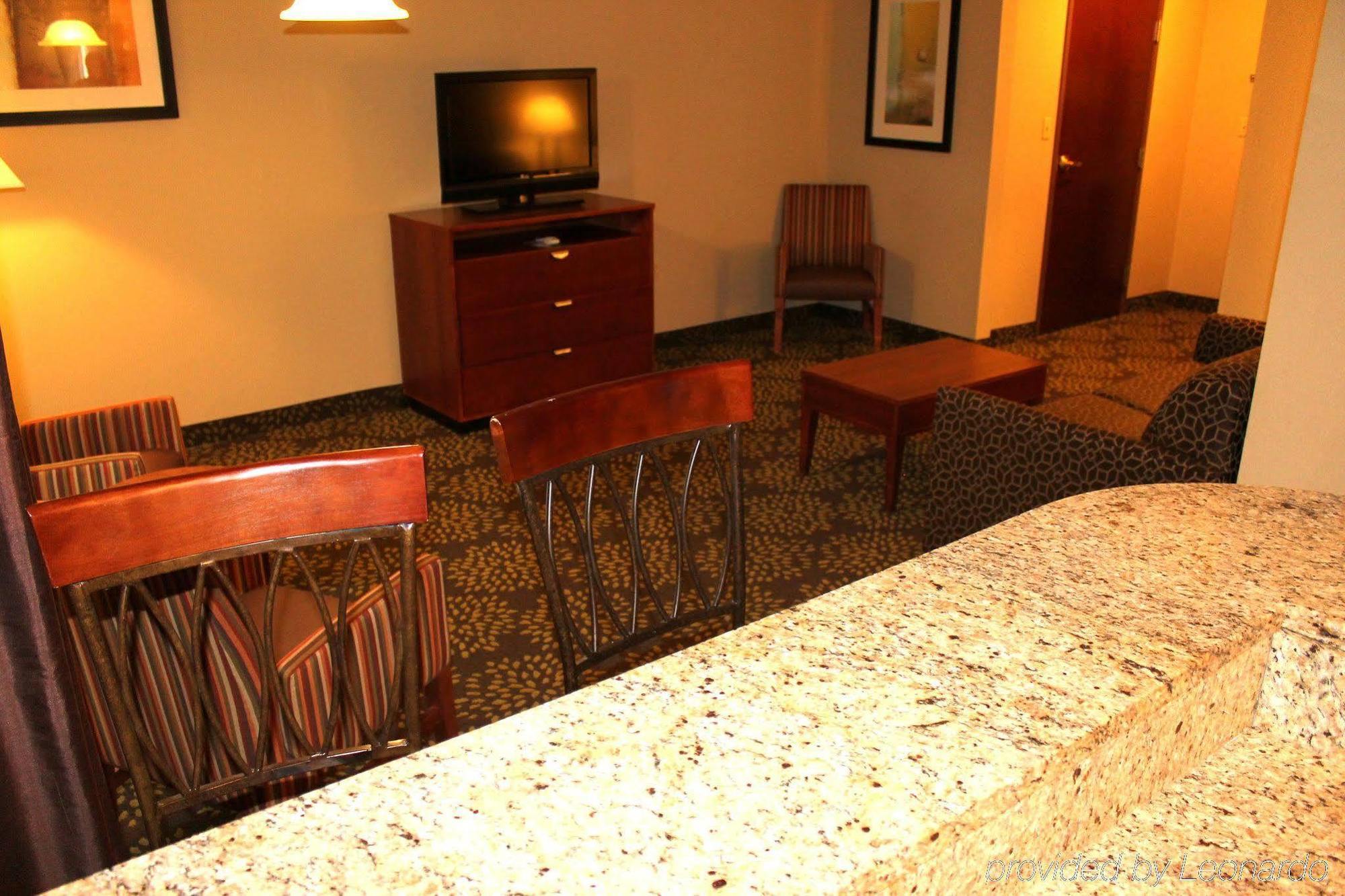 Holiday Inn Express Hotel & Suites Starkville, An Ihg Hotel Eksteriør bilde